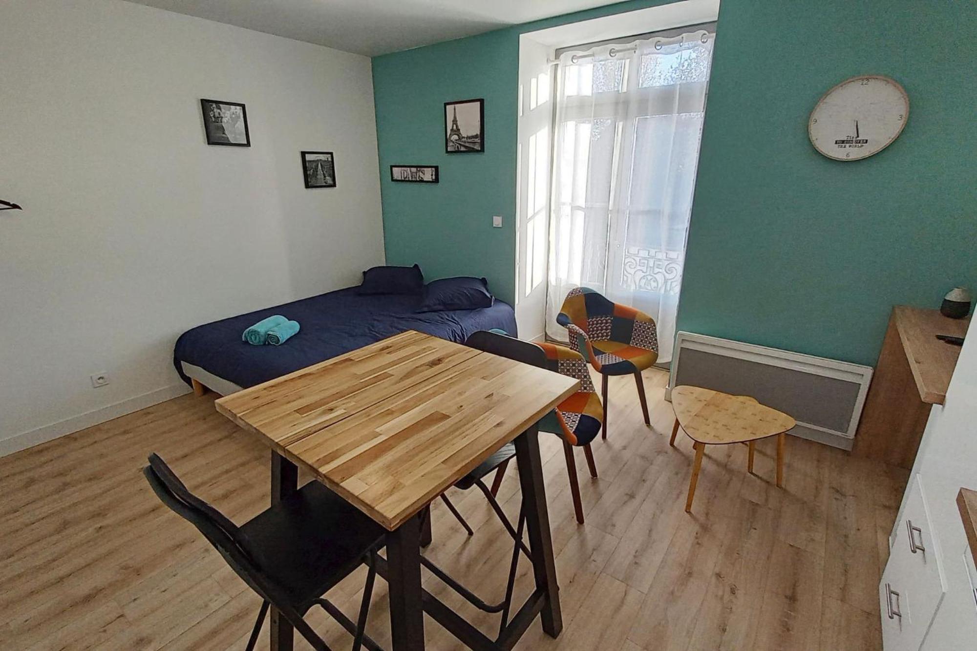 Segre Centre ✰ Studio ✰ 24M² ✰ Cuisne ✰ Wifi ✰ Tout Neuf! Exterior photo